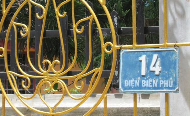 1- CHỨNG TÍCH LỊCH SỬ