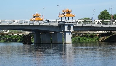 TRĂM NĂM BẾN CŨ